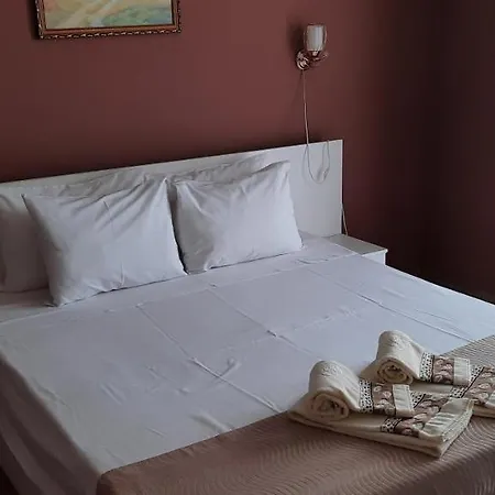 Mariana - Luxury Private Guest