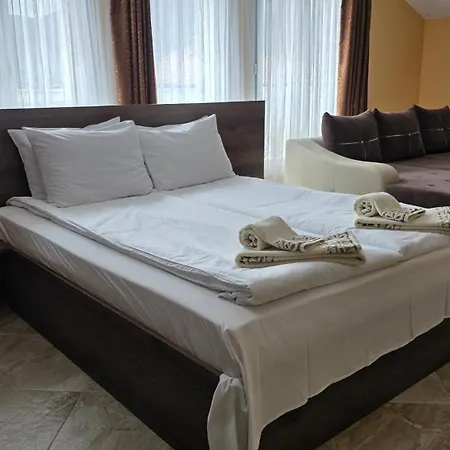 Mariana - Luxury Private Guest